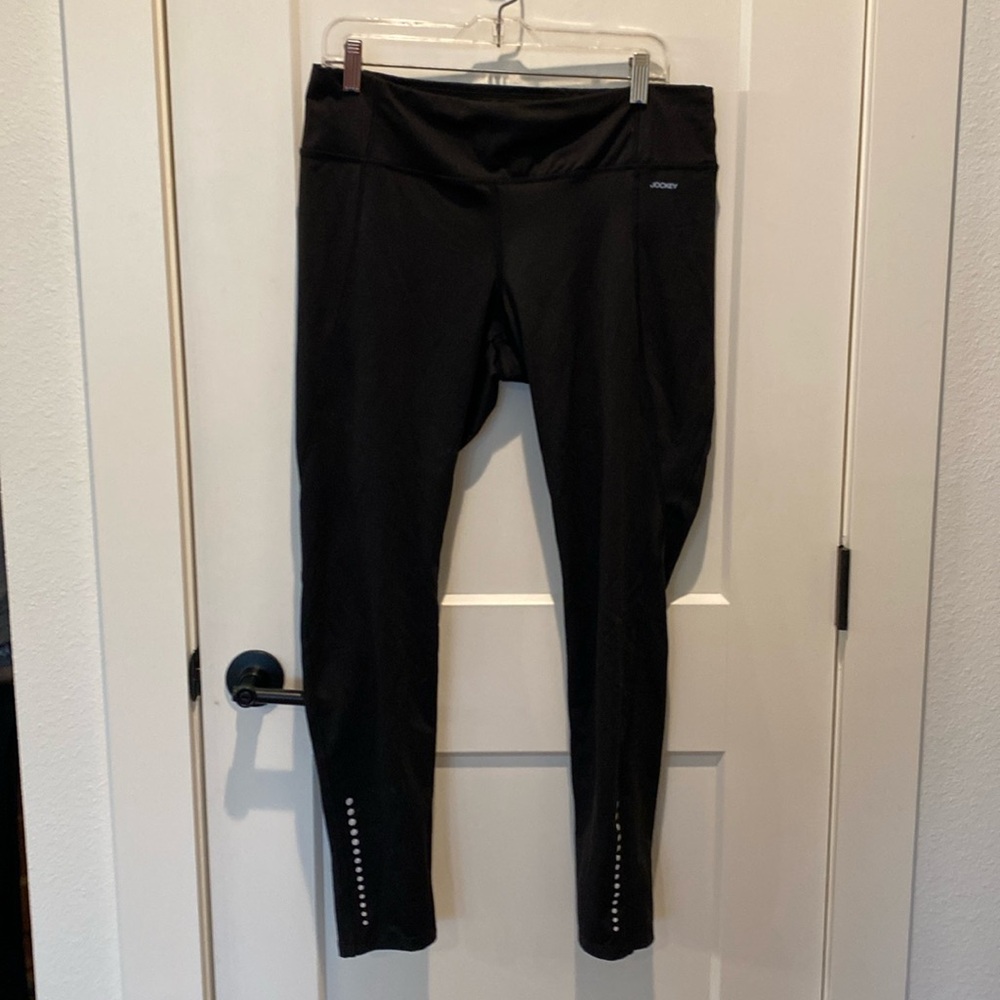 Jockey Ladies Capri Leggings. XL. Black. Poly/Spandex Blend